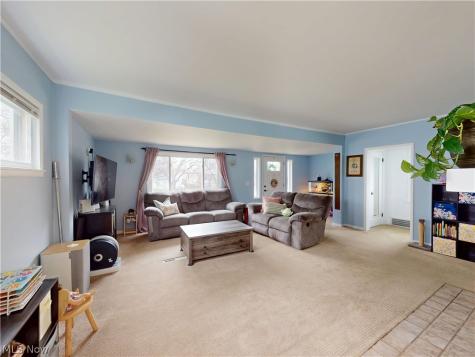 5162 Oakmont Drive Lyndhurst OH 44124