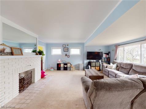 5162 Oakmont Drive Lyndhurst OH 44124