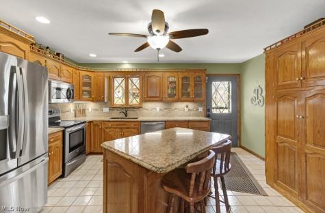 34 Iroquois Trail Malvern OH 44644