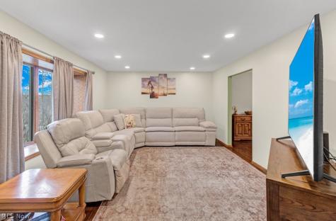 34 Iroquois Trail Malvern OH 44644