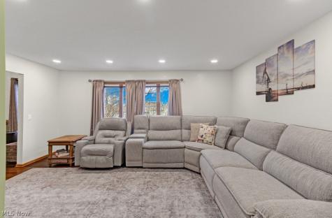 34 Iroquois Trail Malvern OH 44644