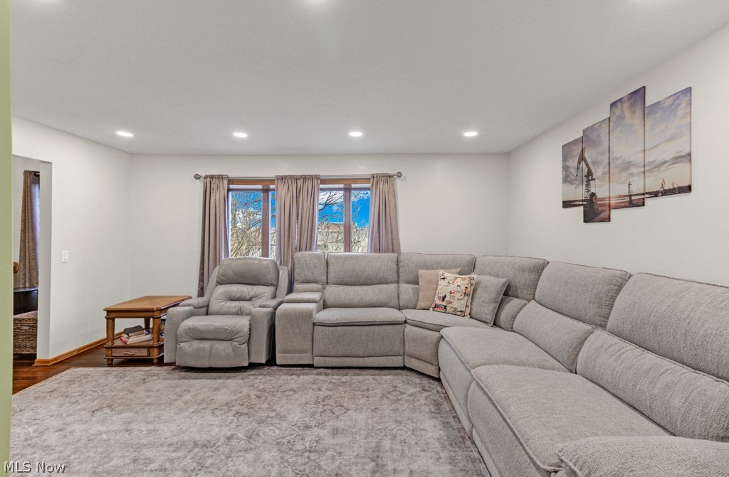 34 Iroquois Trail Malvern OH 44644