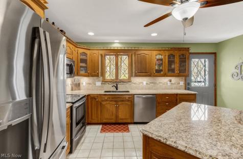 34 Iroquois Trail Malvern OH 44644