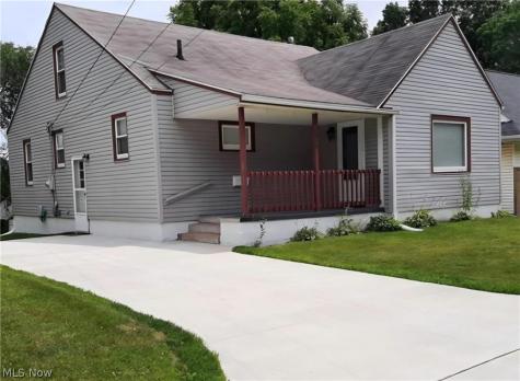 1810 Saint Elmo Avenue NE Canton OH 44705
