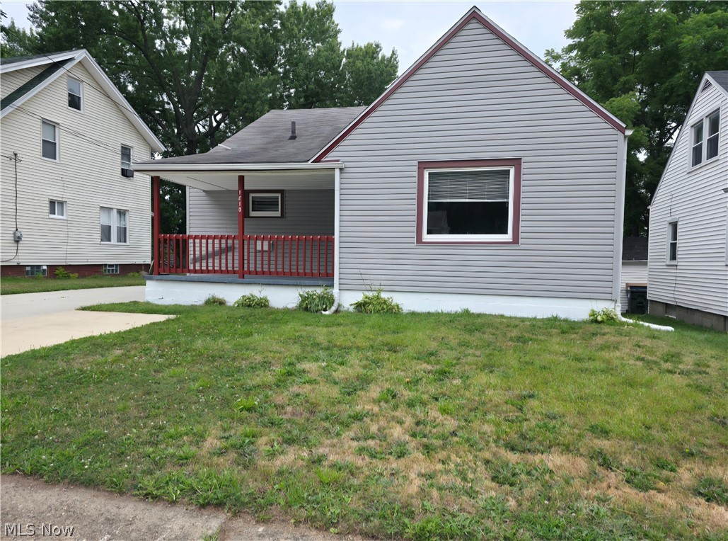 1810 Saint Elmo Avenue NE Canton OH 44705