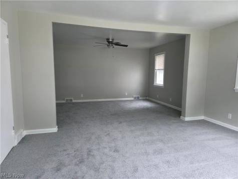 1810 Saint Elmo Avenue NE Canton OH 44705