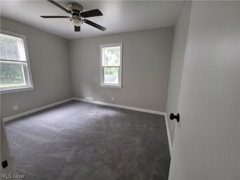 1810 Saint Elmo Avenue NE Canton OH 44705
