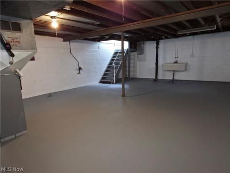 1810 Saint Elmo Avenue NE Canton OH 44705