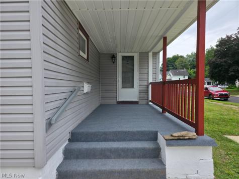 1810 Saint Elmo Avenue NE Canton OH 44705