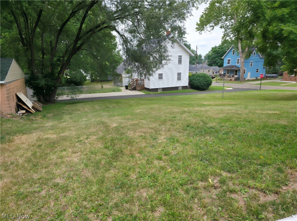 1810 Saint Elmo Avenue NE Canton OH 44705