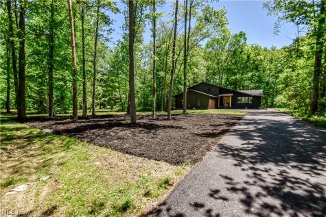19121 Brewster Road Aurora OH 44202