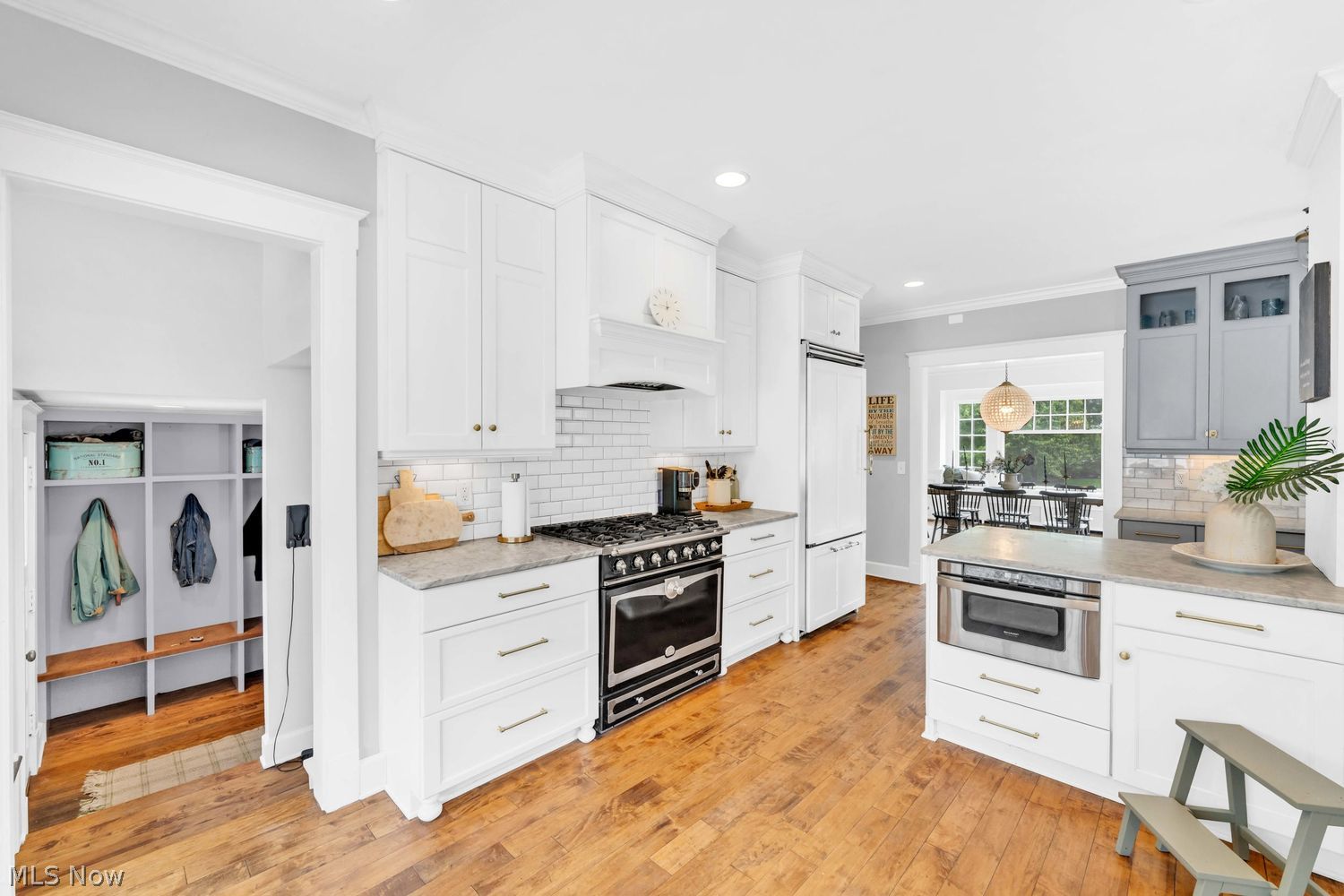 1108 W Forest Road Lakewood OH 44107