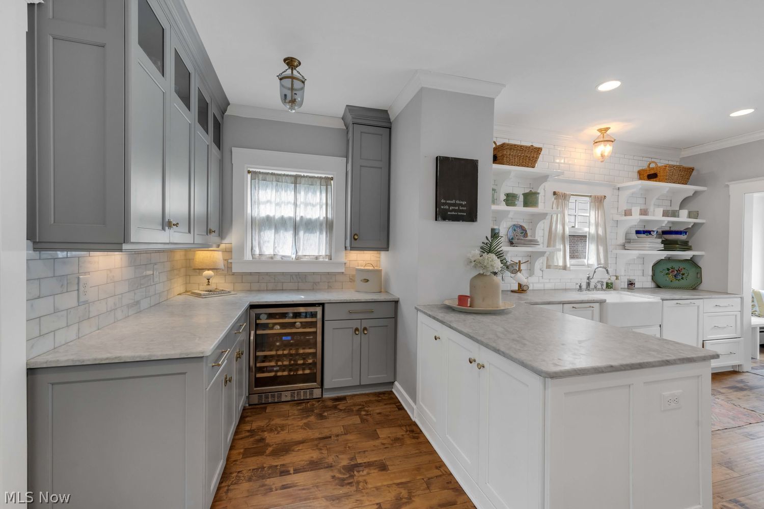 1108 W Forest Road Lakewood OH 44107