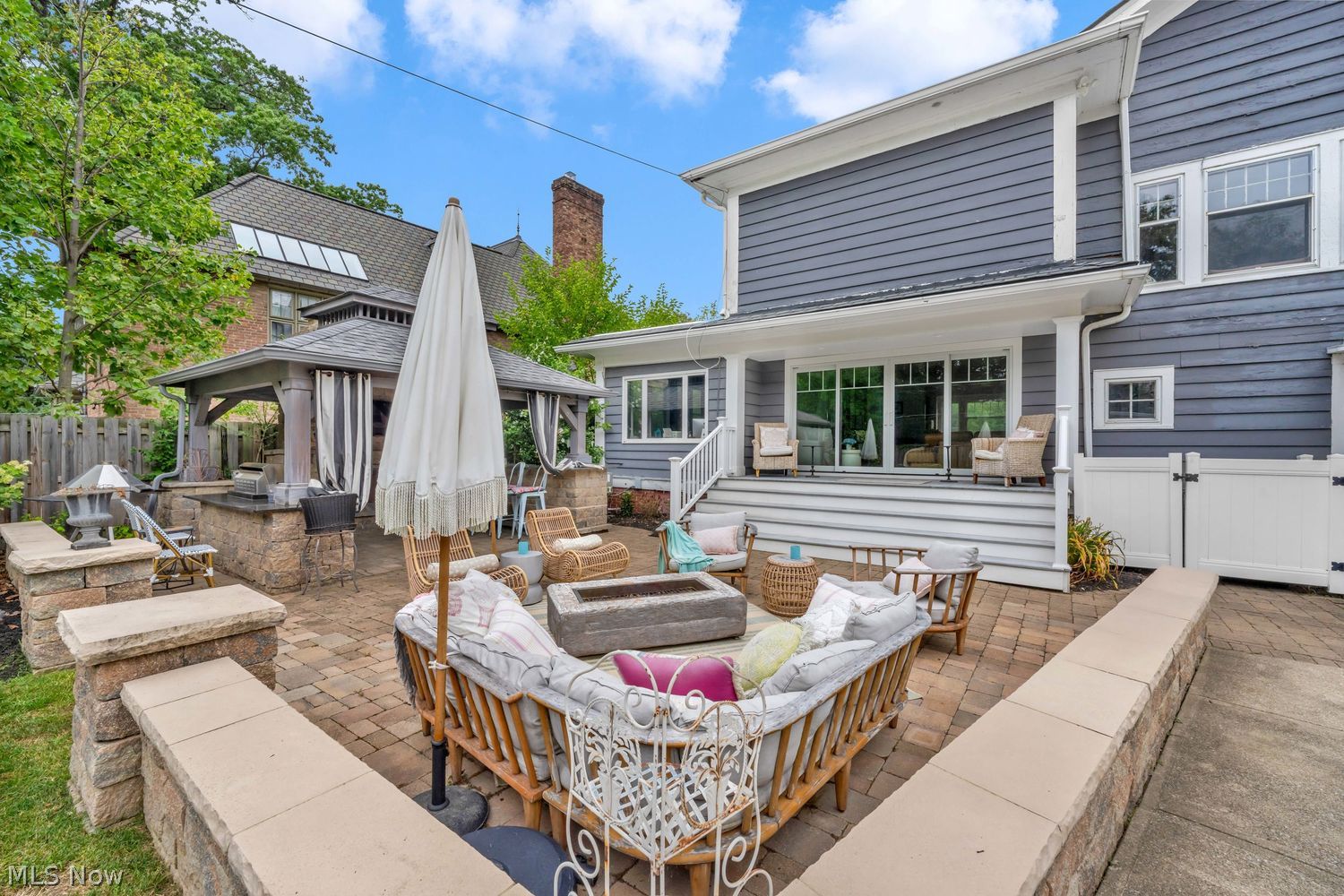 1108 W Forest Road Lakewood OH 44107