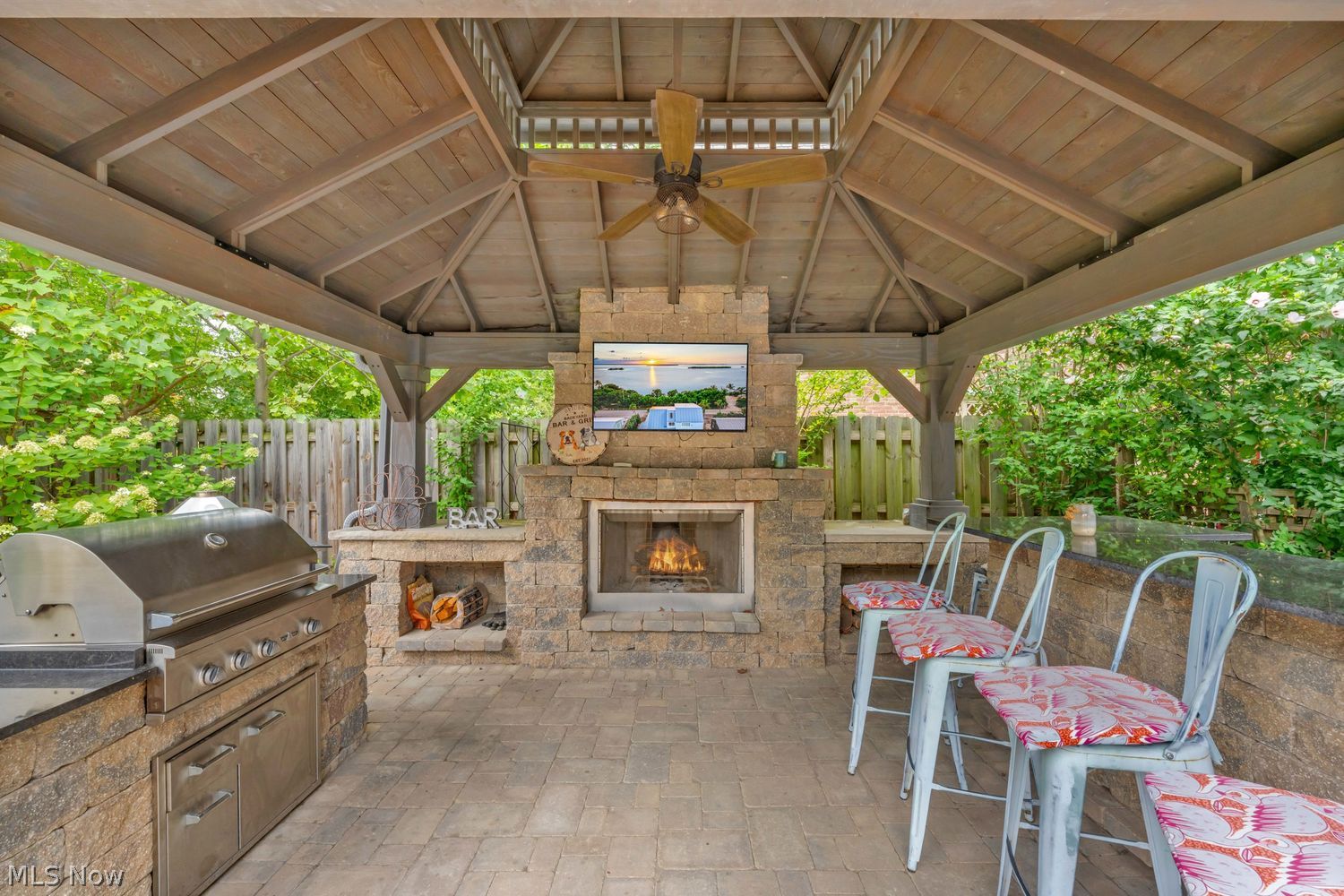 1108 W Forest Road Lakewood OH 44107