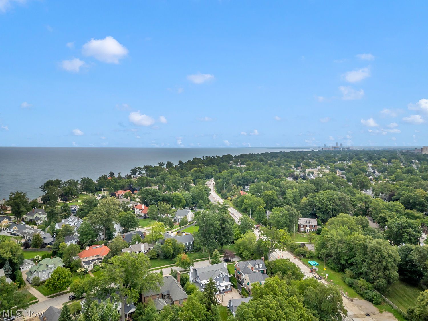 1108 W Forest Road Lakewood OH 44107
