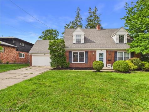 683 E Ford Avenue Barberton OH 44203