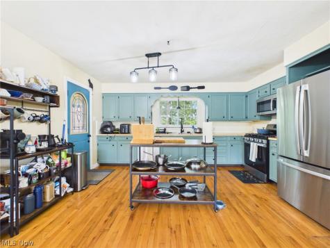 683 E Ford Avenue Barberton OH 44203
