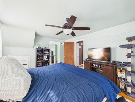 683 E Ford Avenue Barberton OH 44203