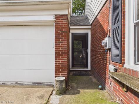 683 E Ford Avenue Barberton OH 44203