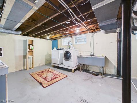 683 E Ford Avenue Barberton OH 44203