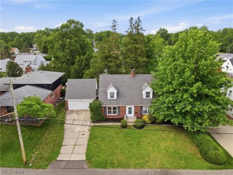 683 E Ford Avenue Barberton OH 44203