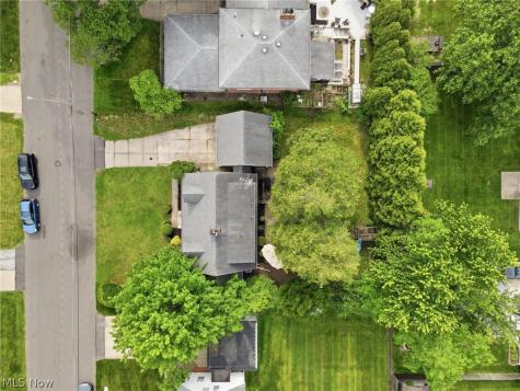 683 E Ford Avenue Barberton OH 44203