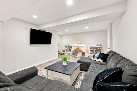 8740 Summer Wind Lane Mentor OH 44060