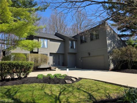 5009 Lansdowne Drive Solon OH 44139