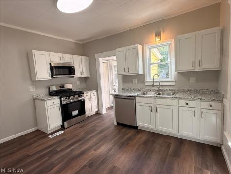 339 Columbus Street Elyria OH 44035