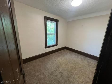 2407 Livingston Avenue Lorain OH 44052