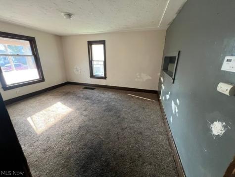 2407 Livingston Avenue Lorain OH 44052