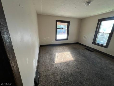 2407 Livingston Avenue Lorain OH 44052