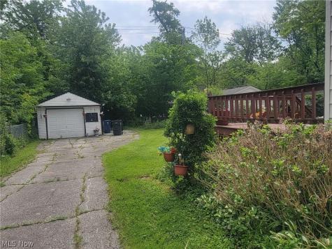 1597 Maple Road Cleveland Heights OH 44121