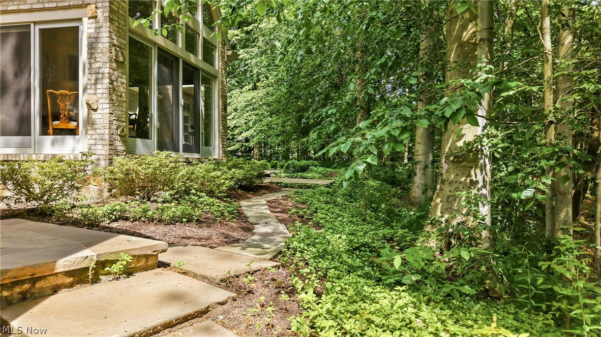 8830 Stone Ridge Drive SE Warren OH 44484