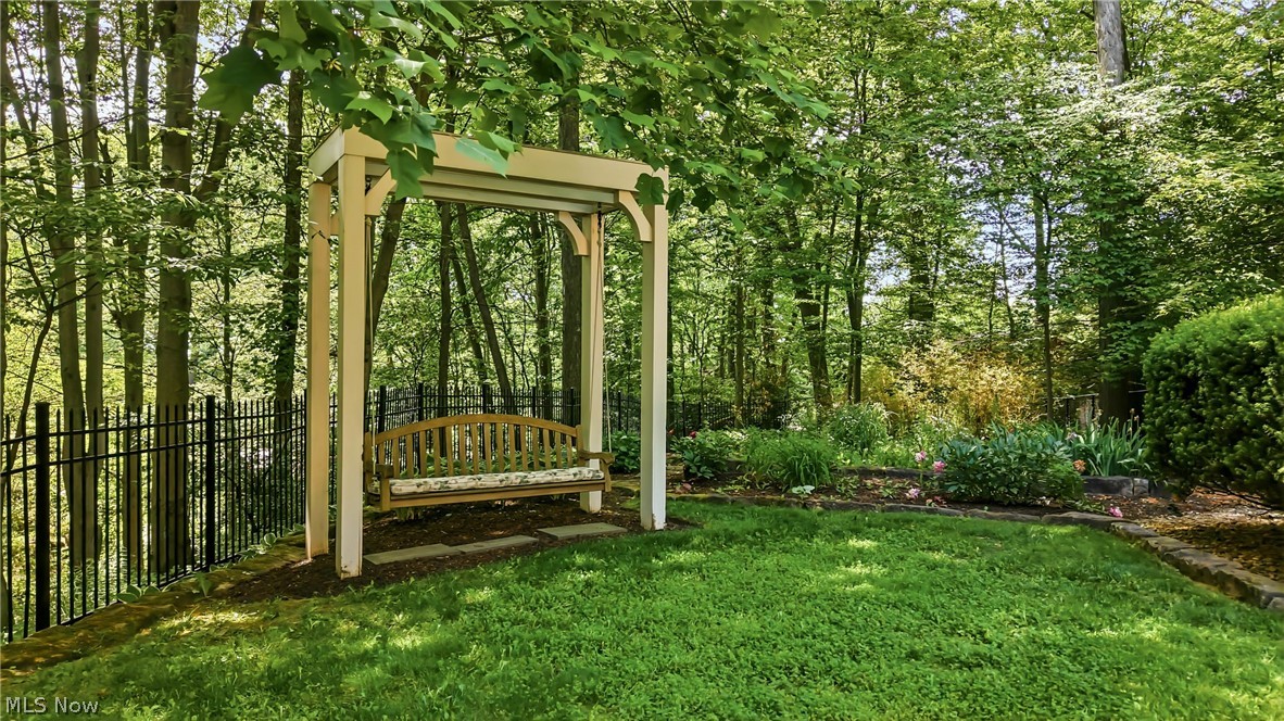 8830 Stone Ridge Drive SE Warren OH 44484