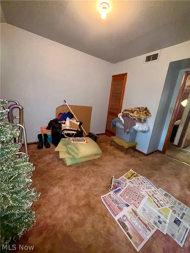 1884 Victoria Street SW Warren OH 44485