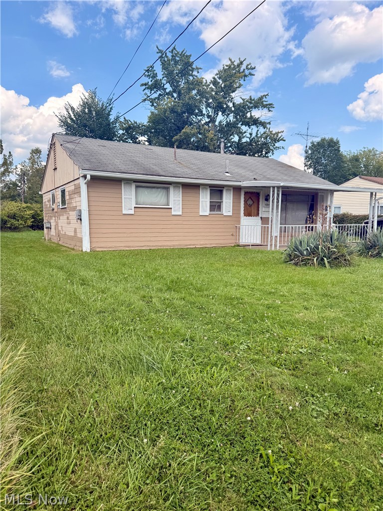 1884 Victoria Street SW Warren OH 44485
