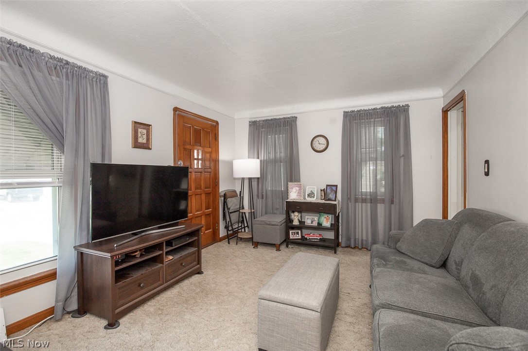 5105 W 6th Street Brooklyn Heights OH 44131