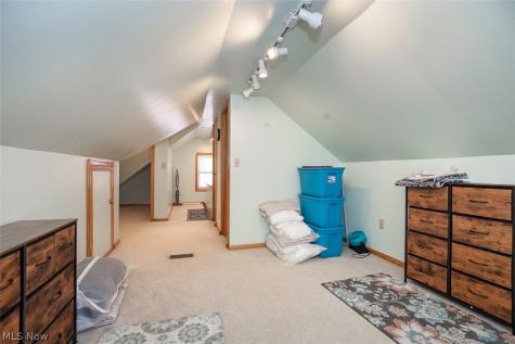 5105 W 6th Street Brooklyn Heights OH 44131
