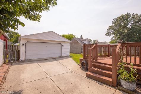 5105 W 6th Street Brooklyn Heights OH 44131