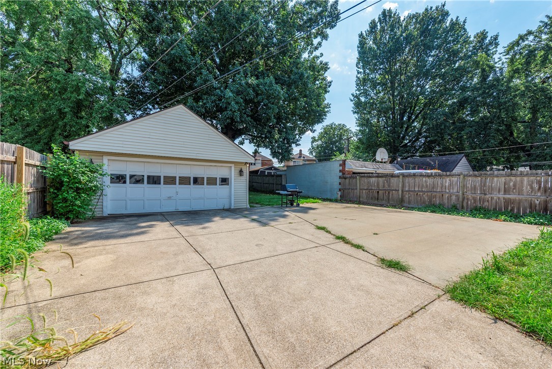 5607 Ackley Road Parma OH 44129