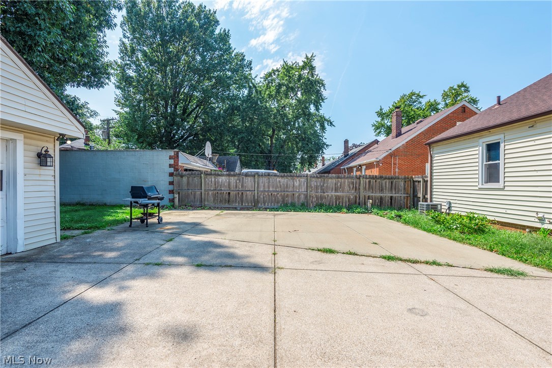 5607 Ackley Road Parma OH 44129