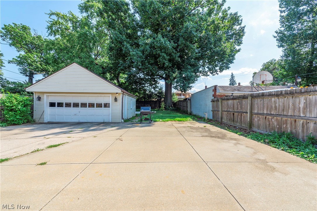5607 Ackley Road Parma OH 44129