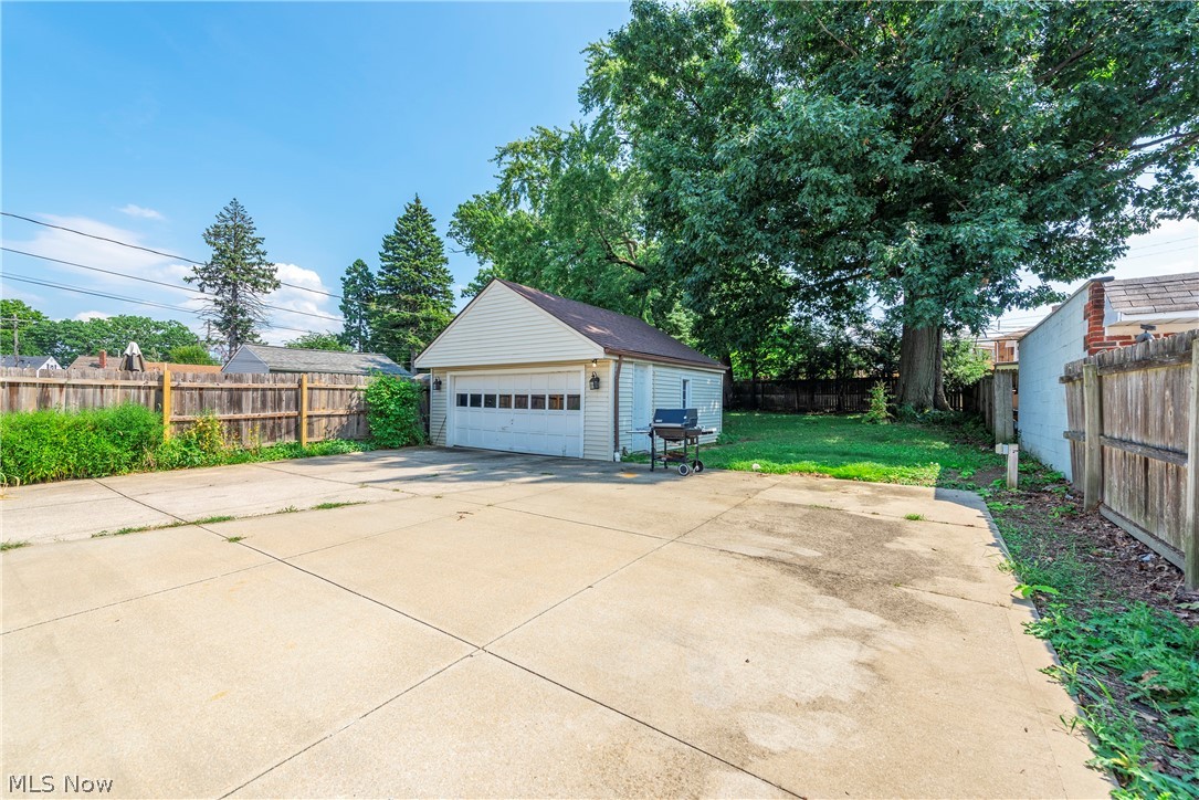 5607 Ackley Road Parma OH 44129