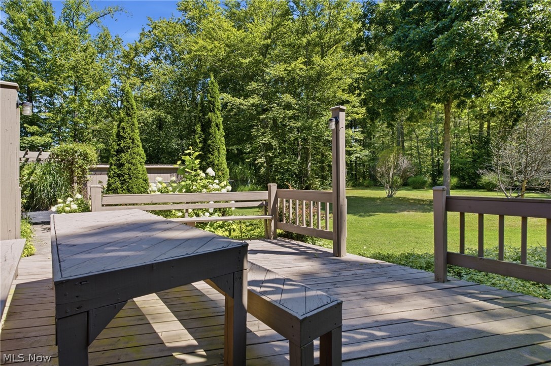 17953 Lost Trail Chagrin Falls OH 44023