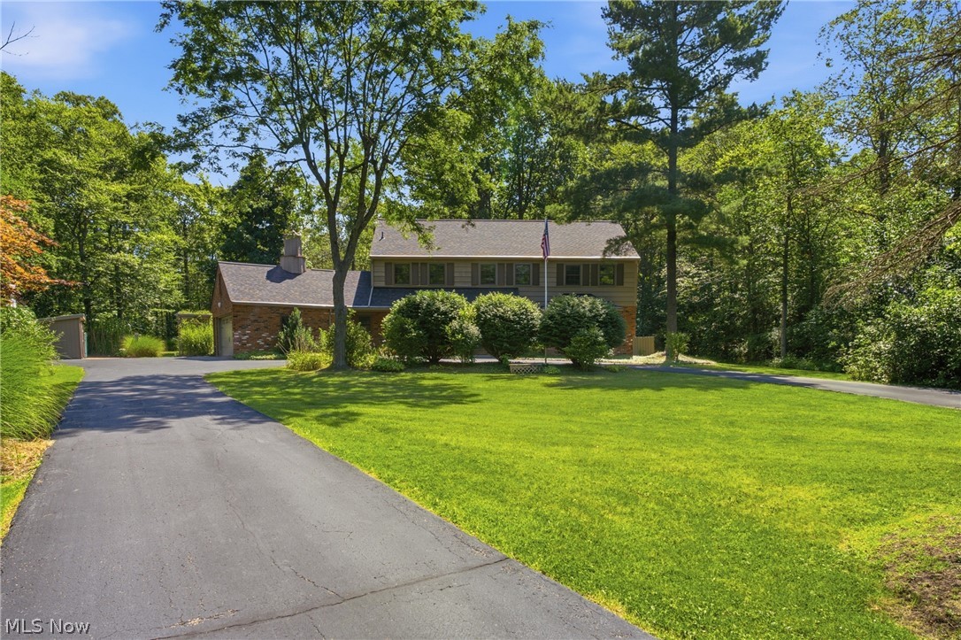 17953 Lost Trail Chagrin Falls OH 44023
