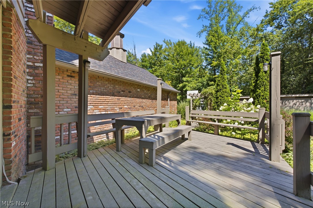 17953 Lost Trail Chagrin Falls OH 44023