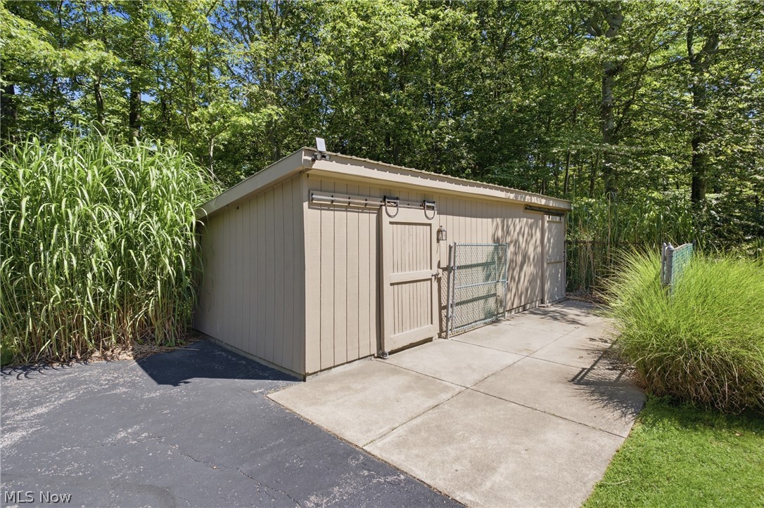 17953 Lost Trail Chagrin Falls OH 44023