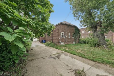 3339 E 139th Street Cleveland OH 44120